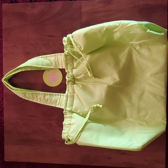 🌟 $5 SALE🌟  "Lime Light" Quilted Drawstring Tote bag - Picture 1 of 4